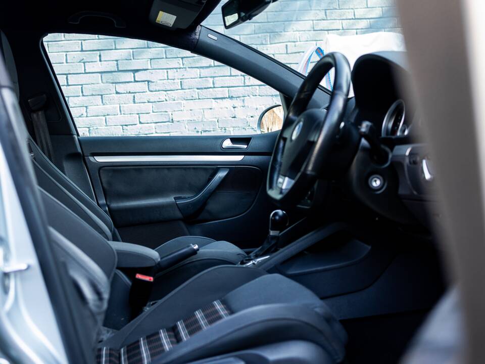 Bild 41/50 von Volkswagen Golf V GTI (2006)