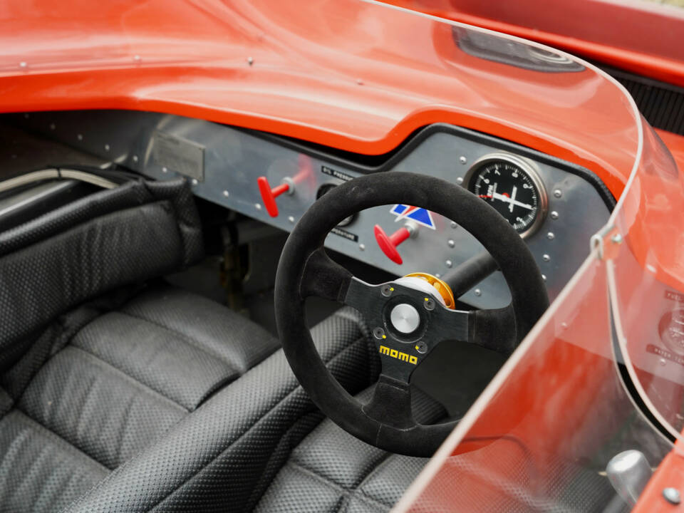 Image 3/50 of McLaren M8C (1970)