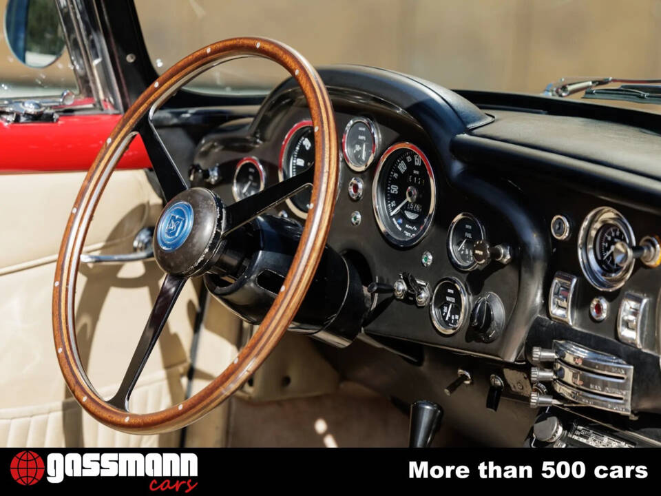 Image 10/15 of Aston Martin DB 5 (1965)