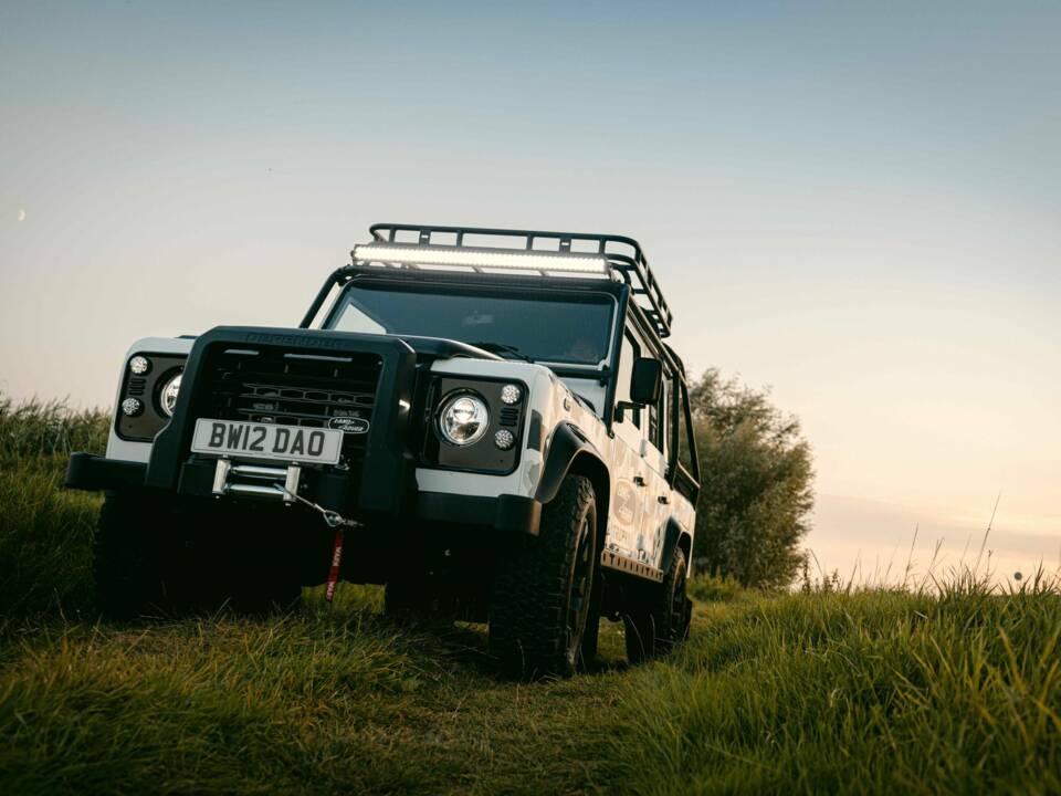 Bild 9/42 von Land Rover Defender Works V8 Trophy (2012)