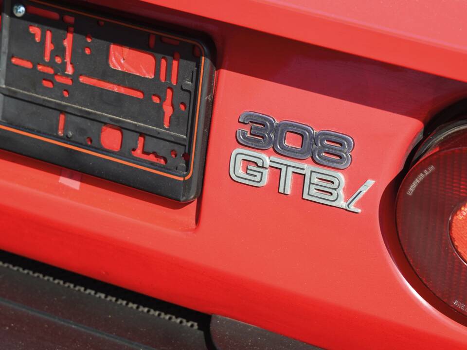 Image 37/61 of Ferrari 308 GTBi (1982)