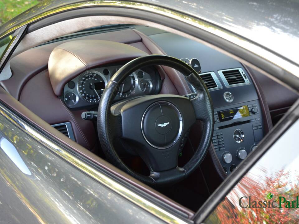 Image 18/50 de Aston Martin V8 Vantage (2005)