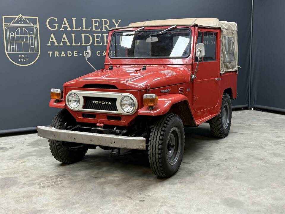 Immagine 39/50 di Toyota Land Cruiser FJ 40 (1975)
