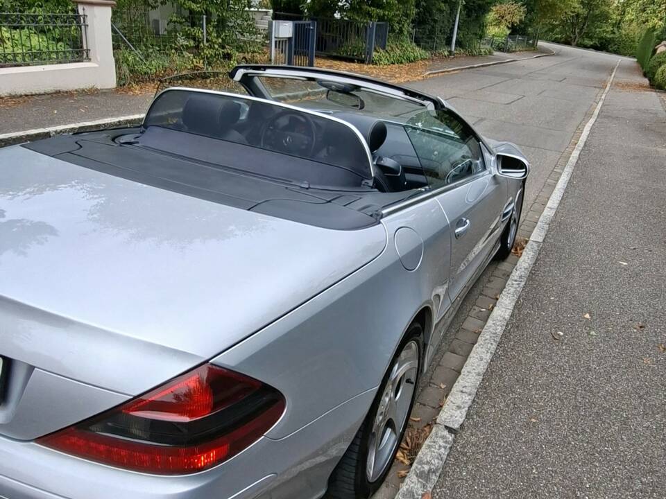 Image 20/30 of Mercedes-Benz SL 350 "Edition 50" (2004)