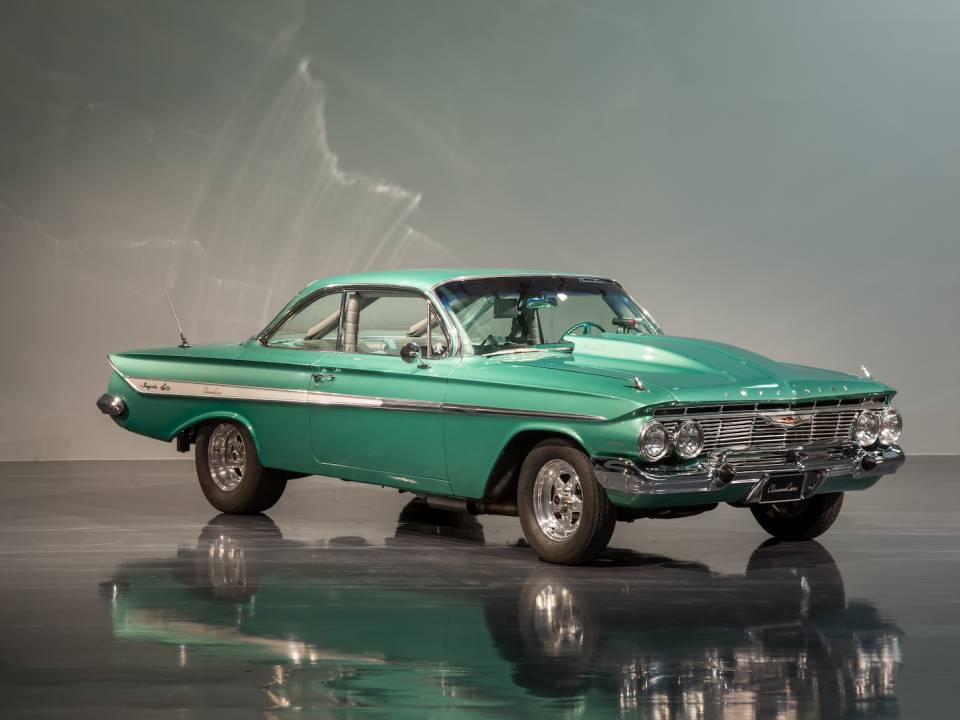 Bild 9/10 von Chevrolet Impala Sport Coupe (1961)
