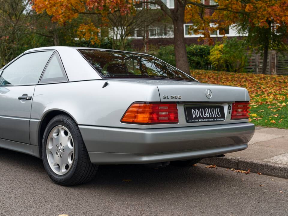 Immagine 11/22 di Mercedes-Benz SL 500 (1995)