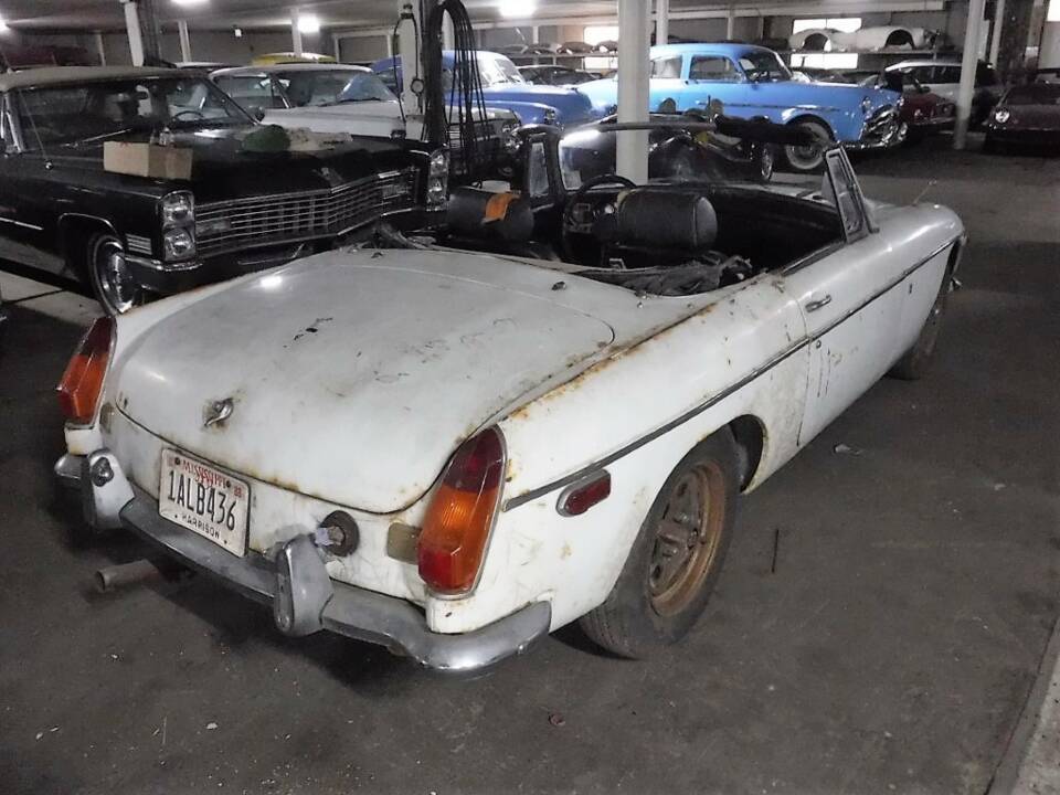 Image 8/41 of MG MGB (1971)