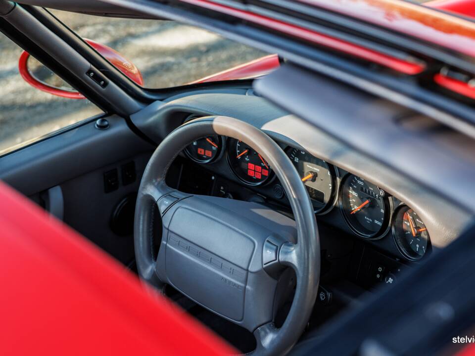 Afbeelding 27/33 van Porsche 911 Carrera 2 (1993)