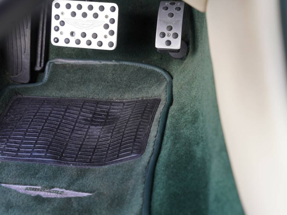 Bild 41/50 von Aston Martin DB 7 Vantage (2001)