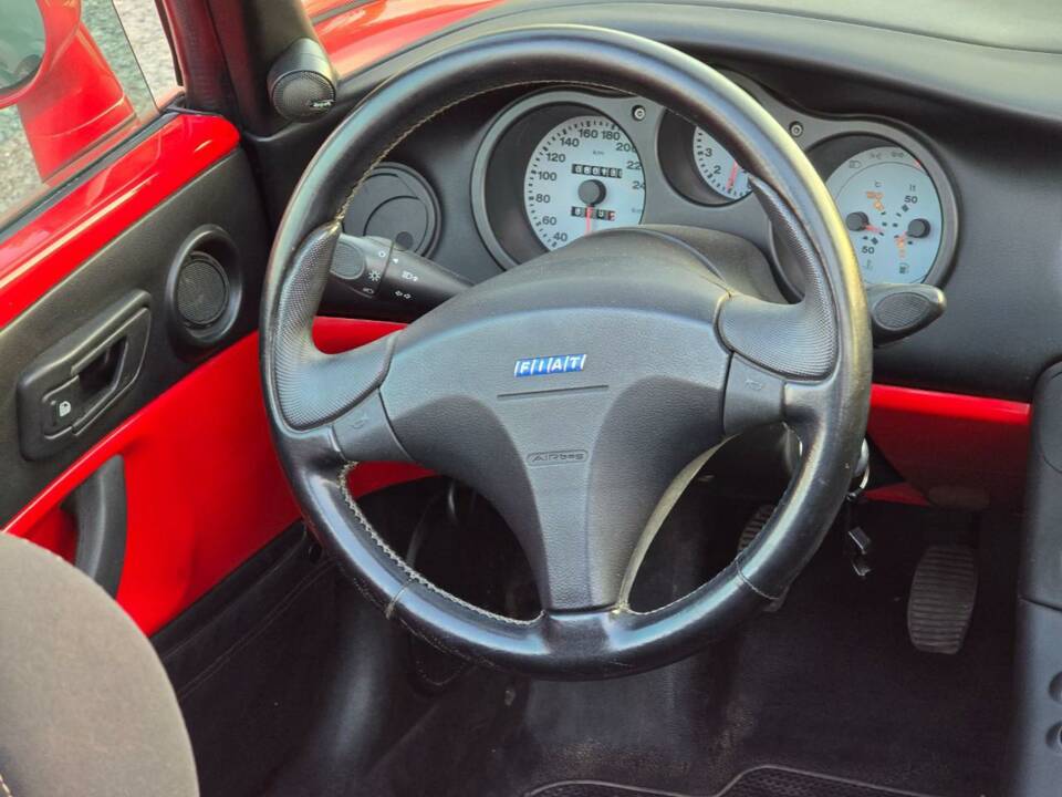 Immagine 7/34 di FIAT Barchetta 1.8 16V (1997)