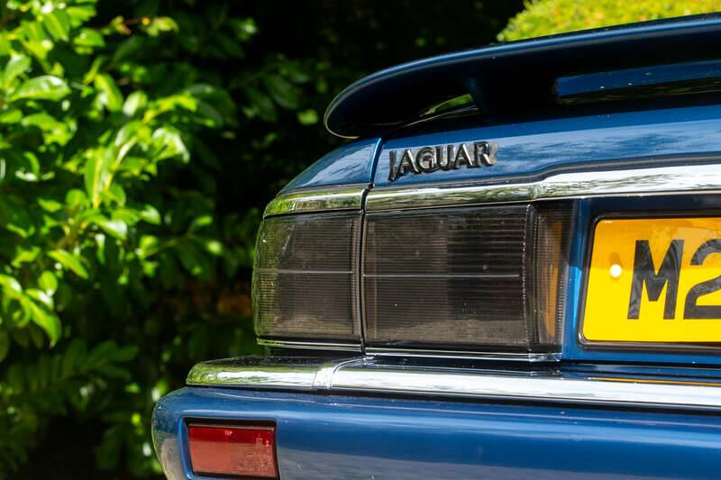 Image 27/50 of Jaguar XJS 4.0 Celebration (1994)