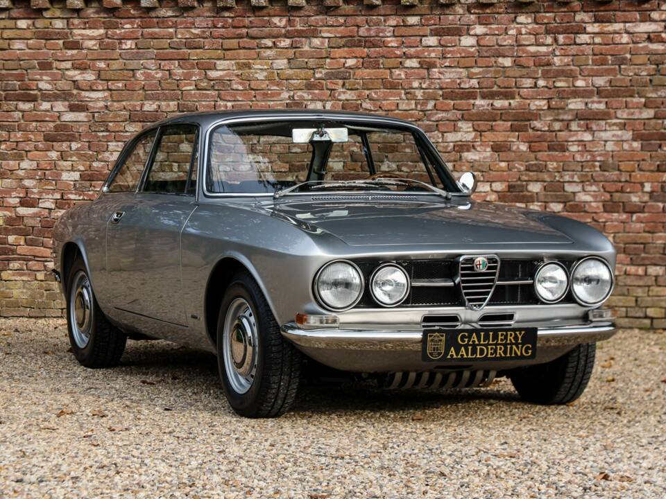 Afbeelding 33/50 van Alfa Romeo 1750 GT Veloce (1969)