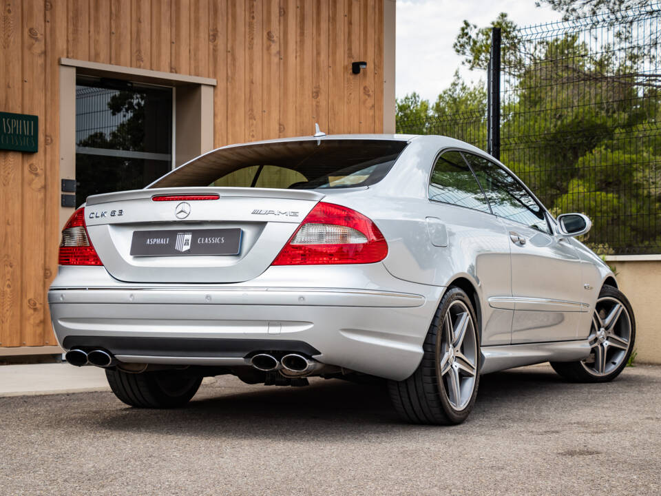 Image 2/50 of Mercedes-Benz CLK 63 AMG (2007)