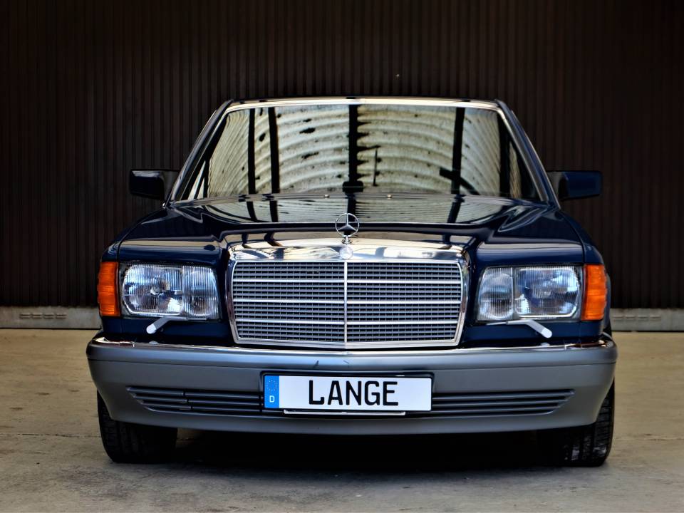 Immagine 1/84 di Mercedes-Benz 560 SEL (1987)
