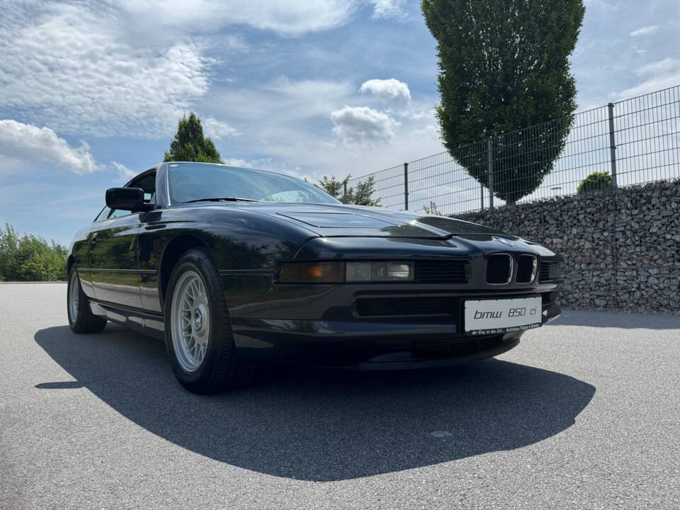 Image 8/37 of BMW 850i (1991)
