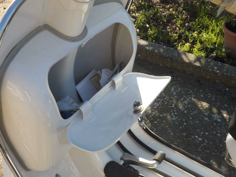 Image 15/40 of Piaggio Vespa 160 GS (1964)