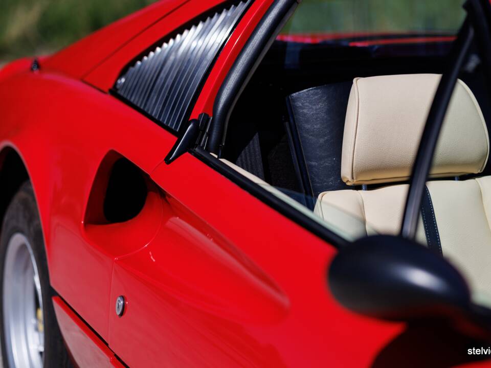 Bild 15/37 von Ferrari 308 GTS (1978)