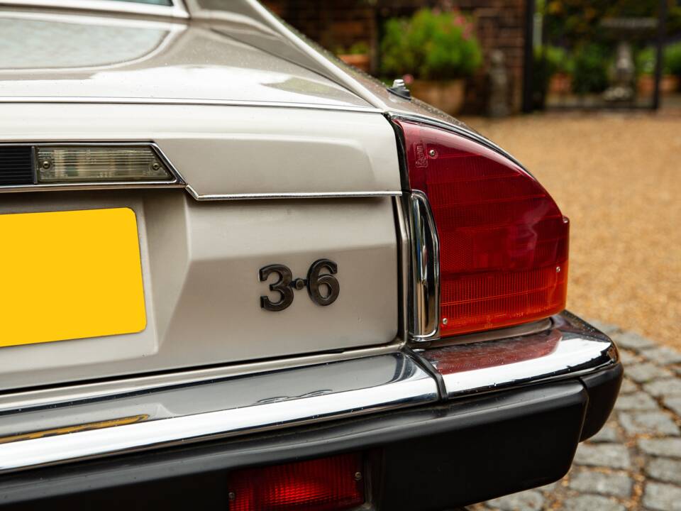 Immagine 21/40 di Jaguar XJ-S 3.6 (1988)