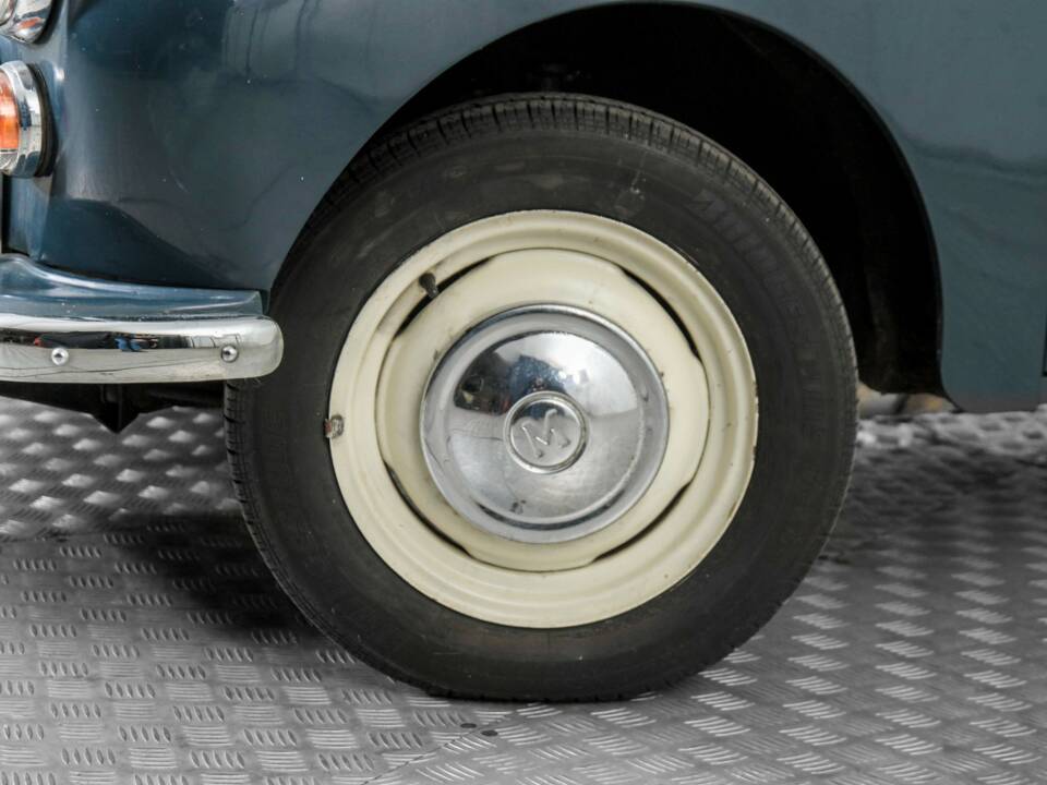 Image 4/50 of Morris Minor 1000 (1967)