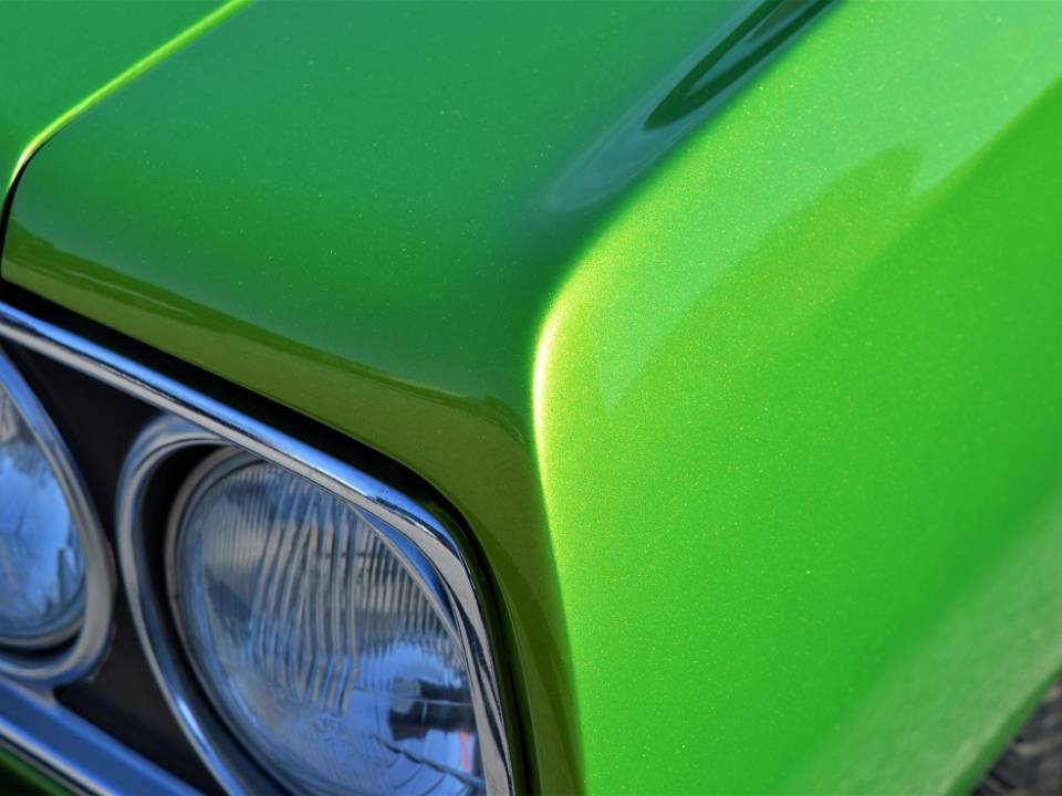 Image 18/43 of Plymouth Road Runner Hardtop Coupe (1968)
