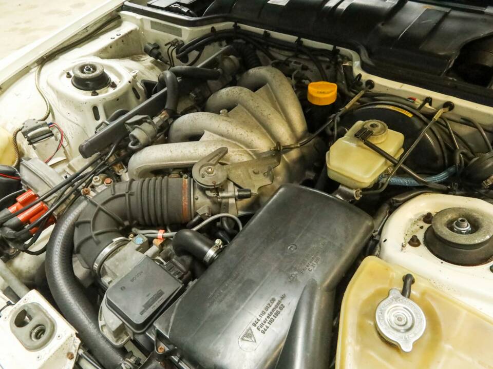 Obraz 48/50 pojazdu Porsche 944 (1986)