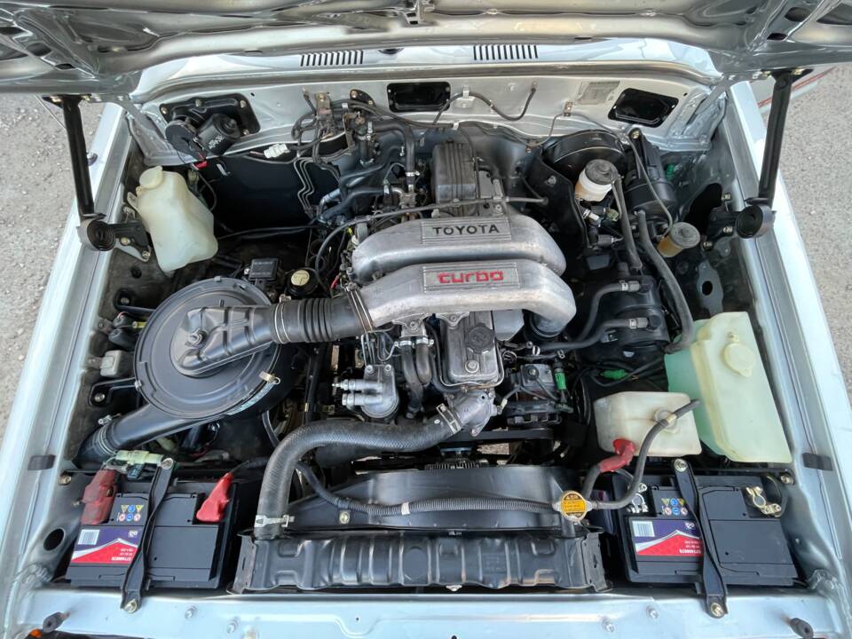Image 95/100 of Toyota Land Cruiser HJ61 GX (1987)