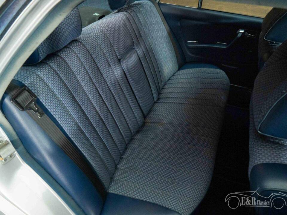 Image 7/19 of Mercedes-Benz 250 (1978)