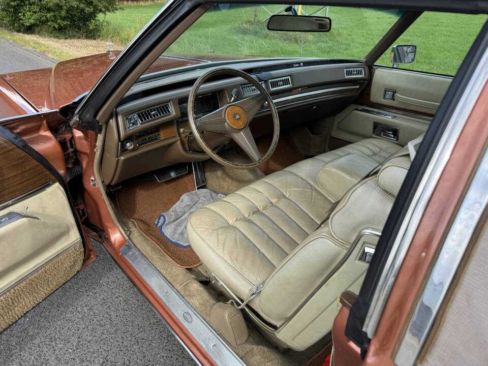 Bild 11/20 von Cadillac Coupe DeVille (1974)