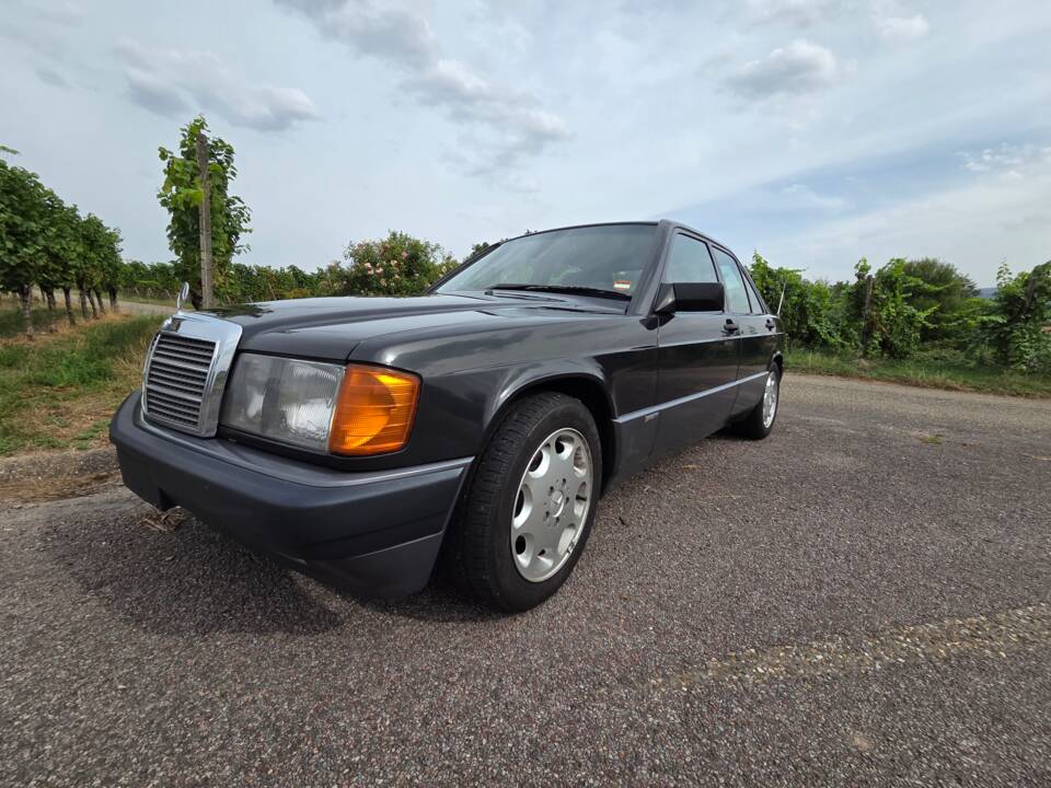 Bild 37/39 von Mercedes-Benz 190 E 1.8 (1992)