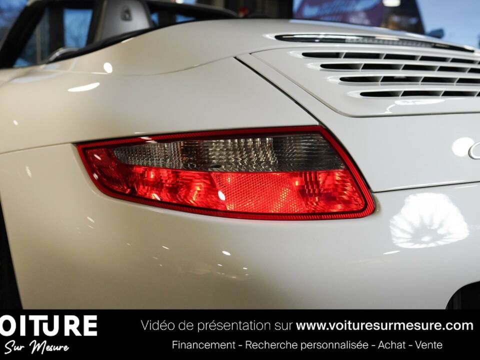 Image 17/29 of Porsche 911 Carrera 4S (2006)