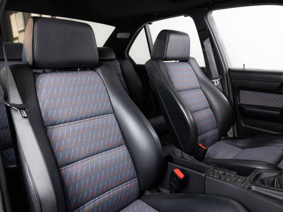 Bild 21/34 von BMW M5 (1993)