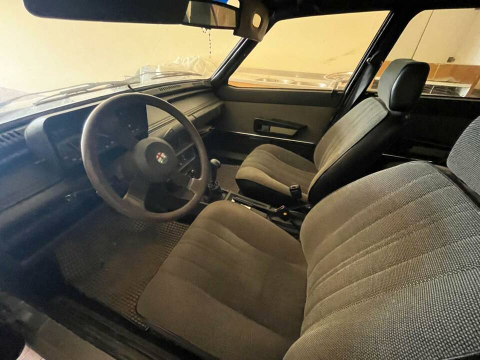 Image 6/10 of Alfa Romeo Giulietta 2.0 (1983)
