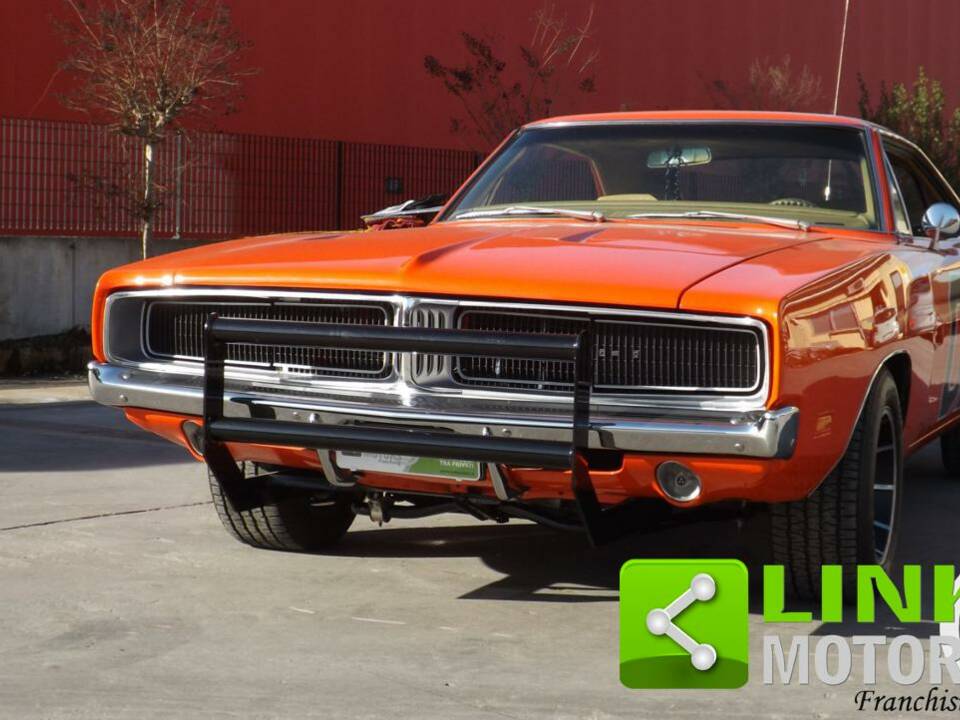 Image 2/8 of Dodge Charger R&#x2F;T 440 (1969)
