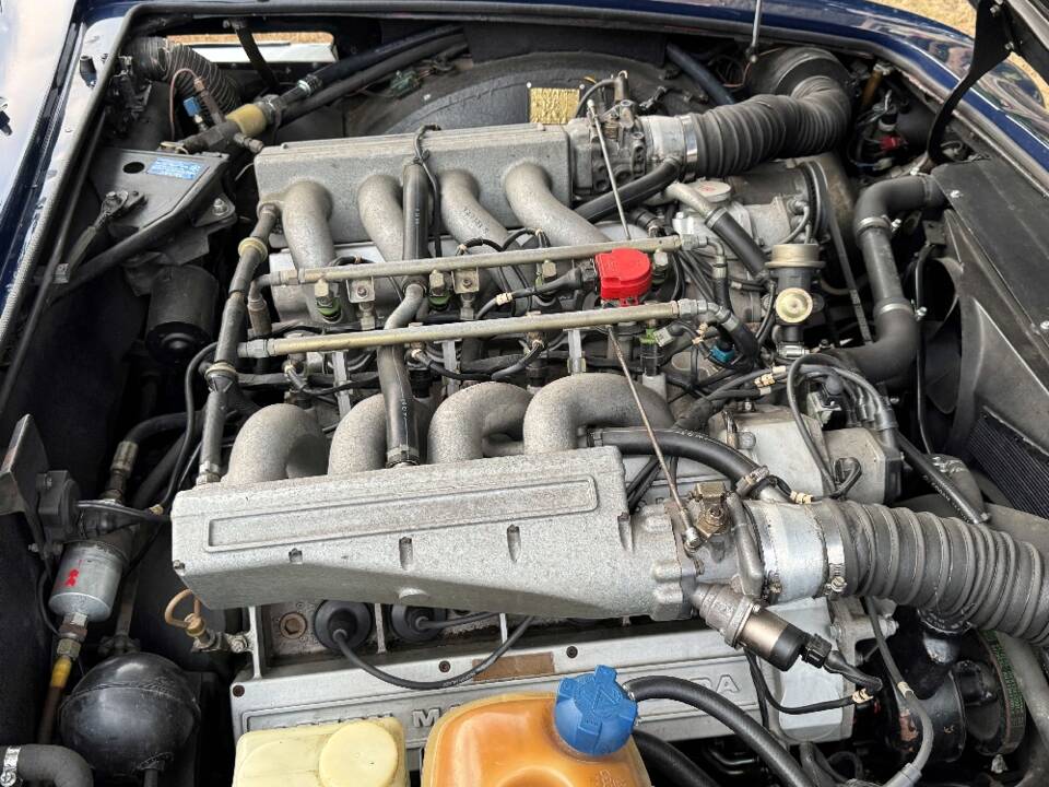 Bild 32/33 von Aston Martin V8 EFi (1986)