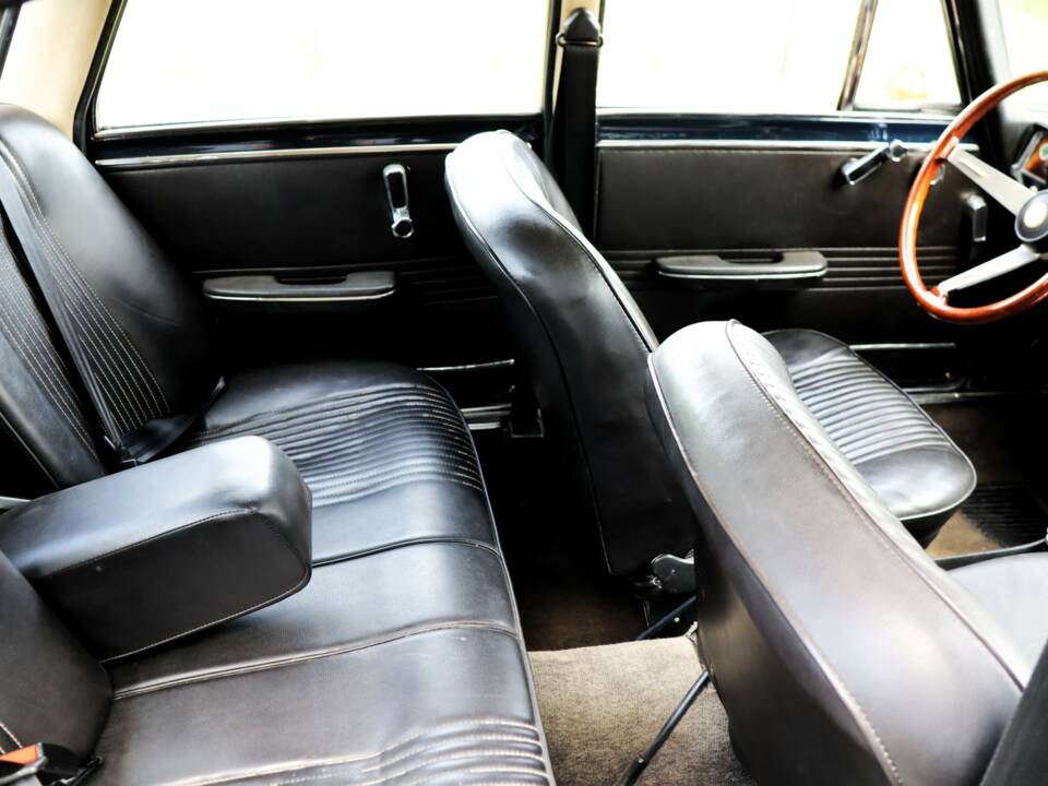 Image 12/50 of Alfa Romeo Giulia Nuova Super 1600 (1978)