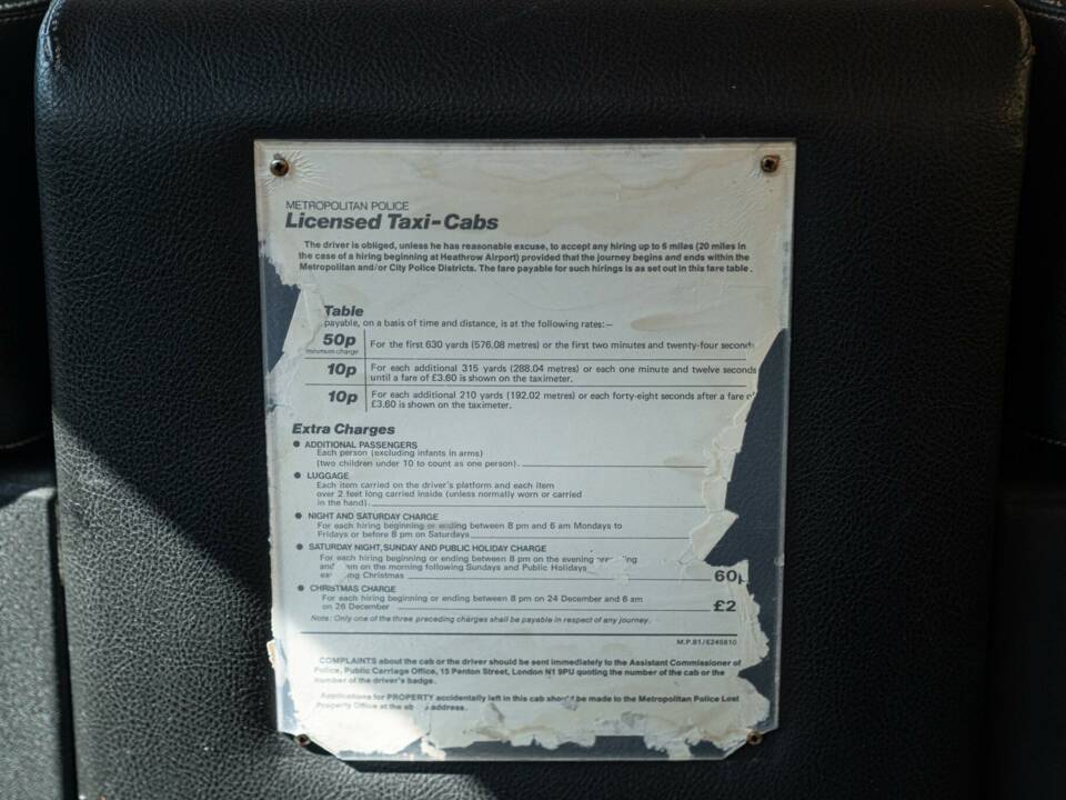 Image 30/36 of Austin FX 4 D London Taxi (1961)