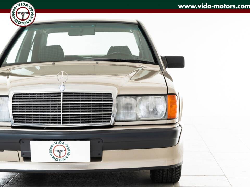 Bild 5/15 von Mercedes-Benz 190 E 2.3-16V (1988)