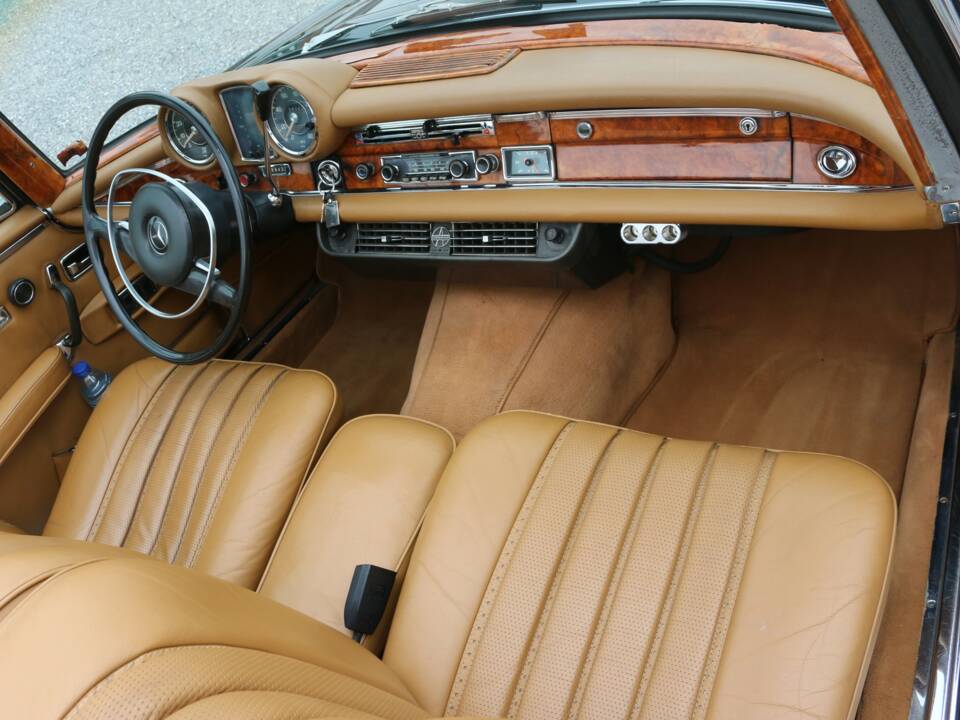 Image 4/4 of Mercedes-Benz 250 SE (1966)