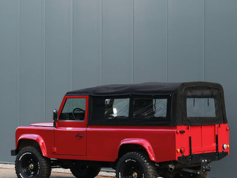 Image 21/38 of Land Rover 110 (1989)
