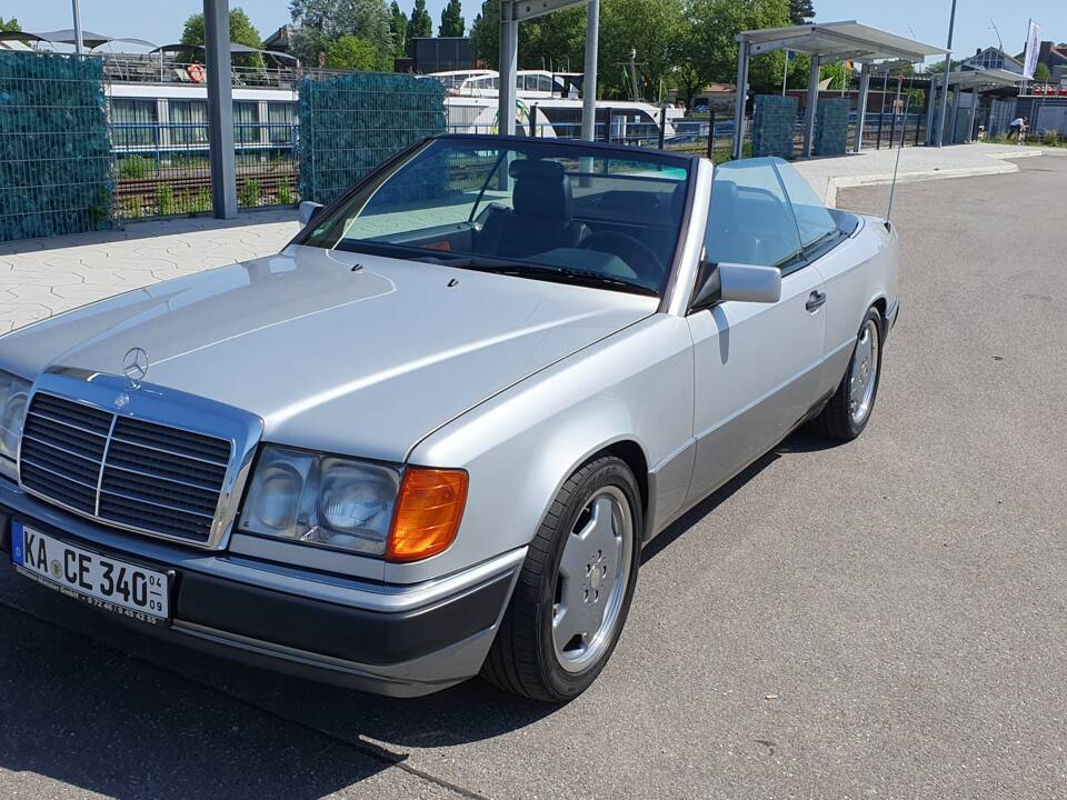 Imagen 40/94 de Mercedes-Benz 300 CE-24 3.4 AMG (1992)