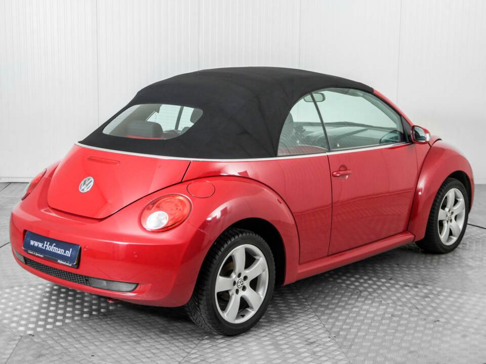 Image 46/50 de Volkswagen New Beetle 2.0 (2006)