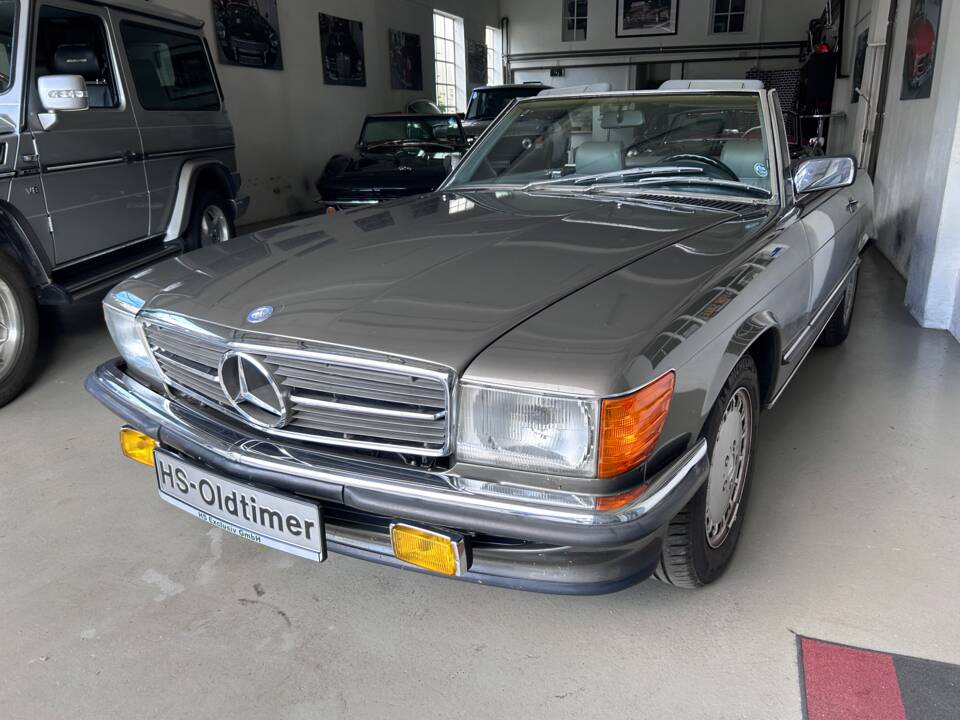 Image 4/37 of Mercedes-Benz 560 SL (1986)