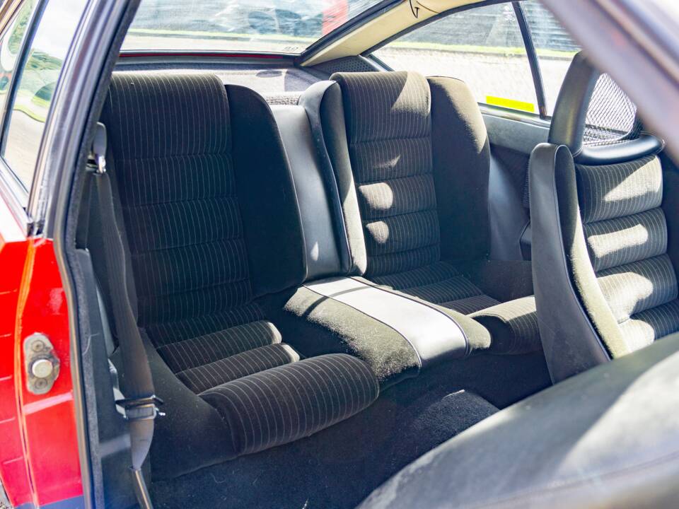 Image 13/25 of Alfa Romeo GTV 6 2.5 (1984)
