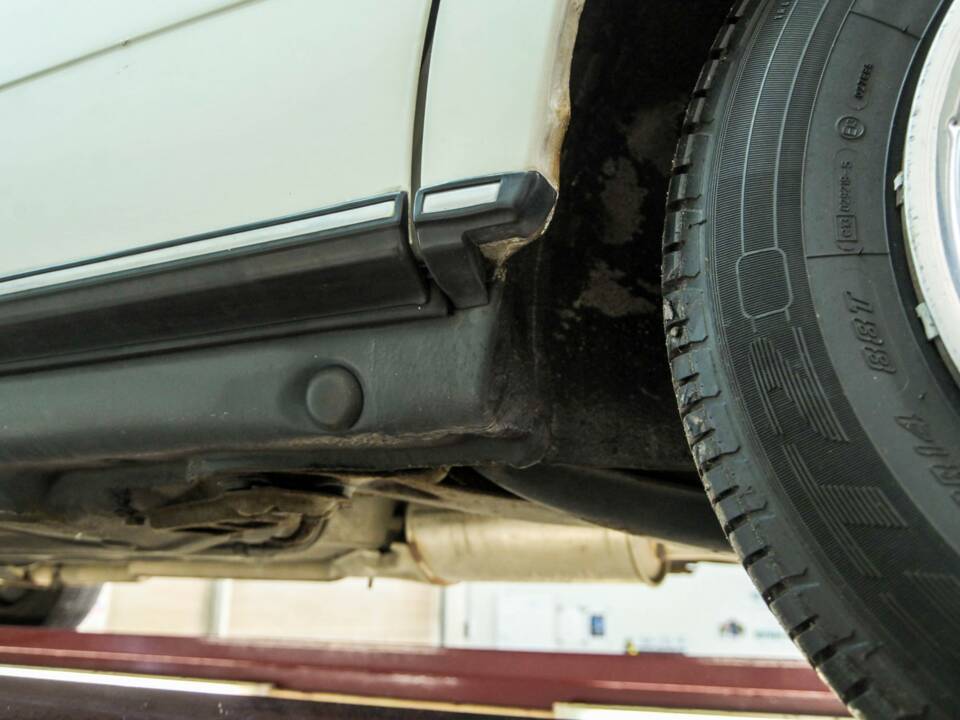 Image 45/50 of Mercedes-Benz 300 D (1980)