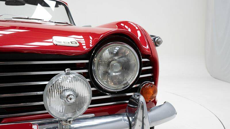 Bild 14/15 von Triumph TR 250 (1968)