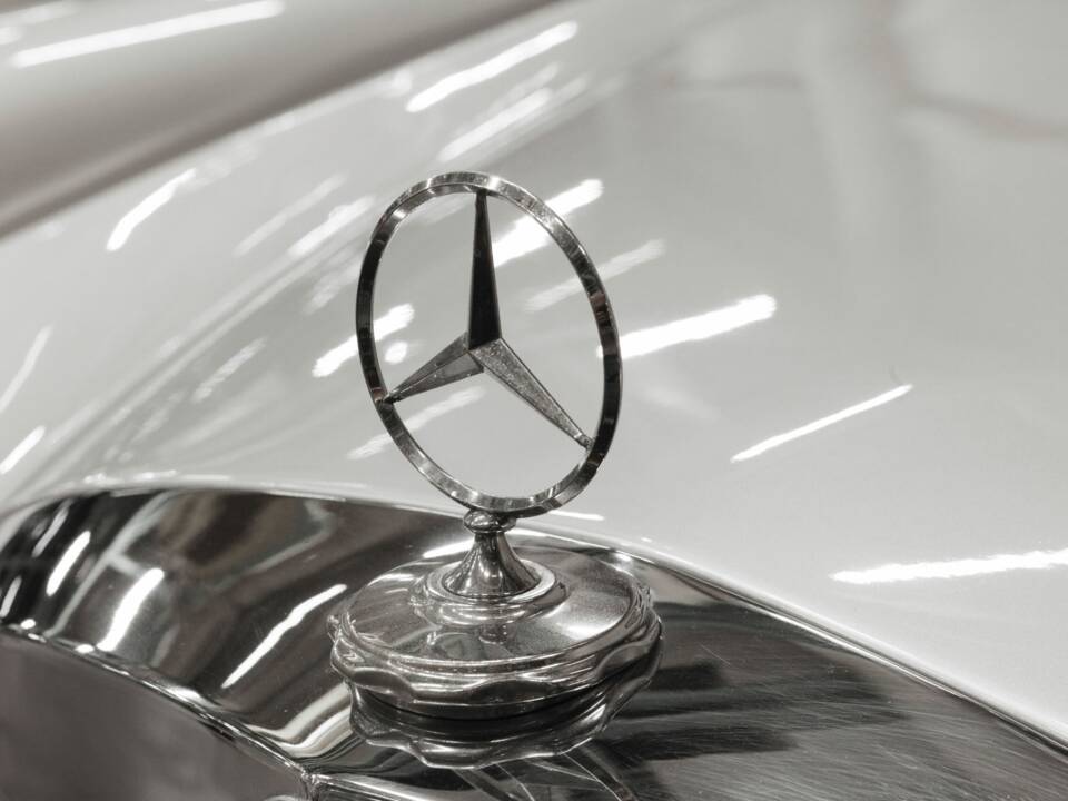 Image 19/48 of Mercedes-Benz 280 SE (1969)
