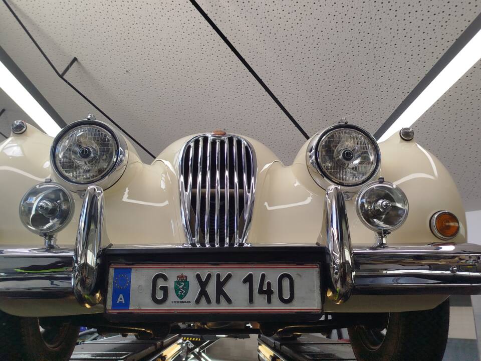 Immagine 19/74 di Jaguar XK 140 SE DHC (1955)