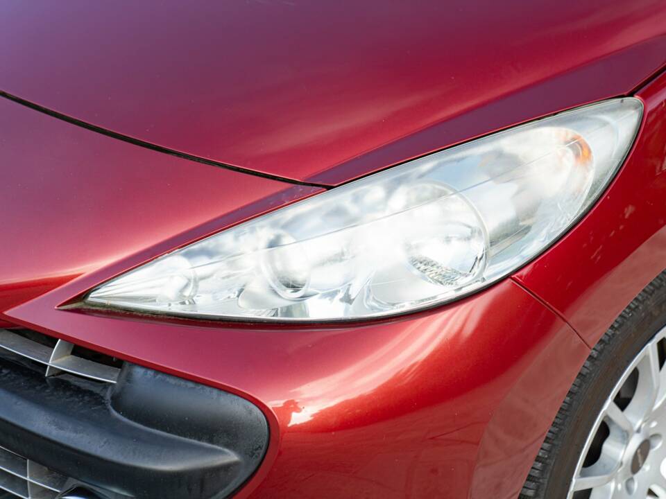 Image 25/50 of Peugeot 207 CC 1.6 VTi (2008)