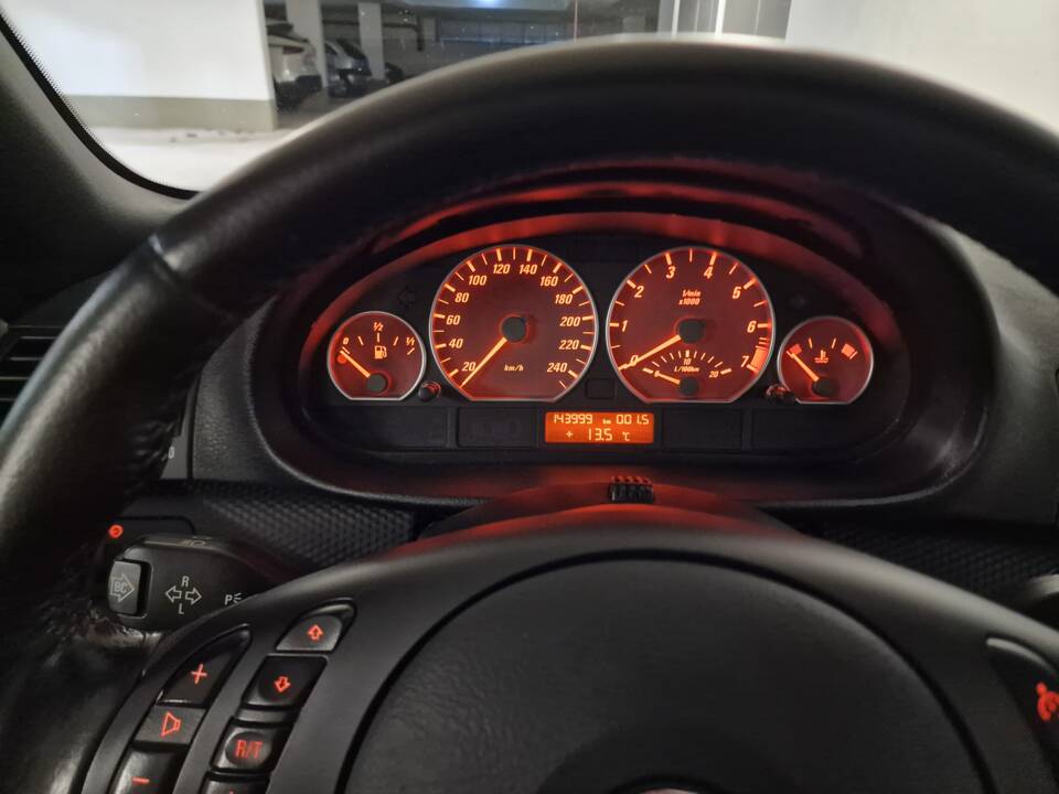 Immagine 15/61 di BMW 330Ci (2004)