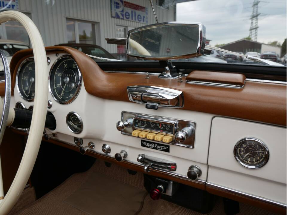 Image 13/27 of Mercedes-Benz 190 SL (1960)